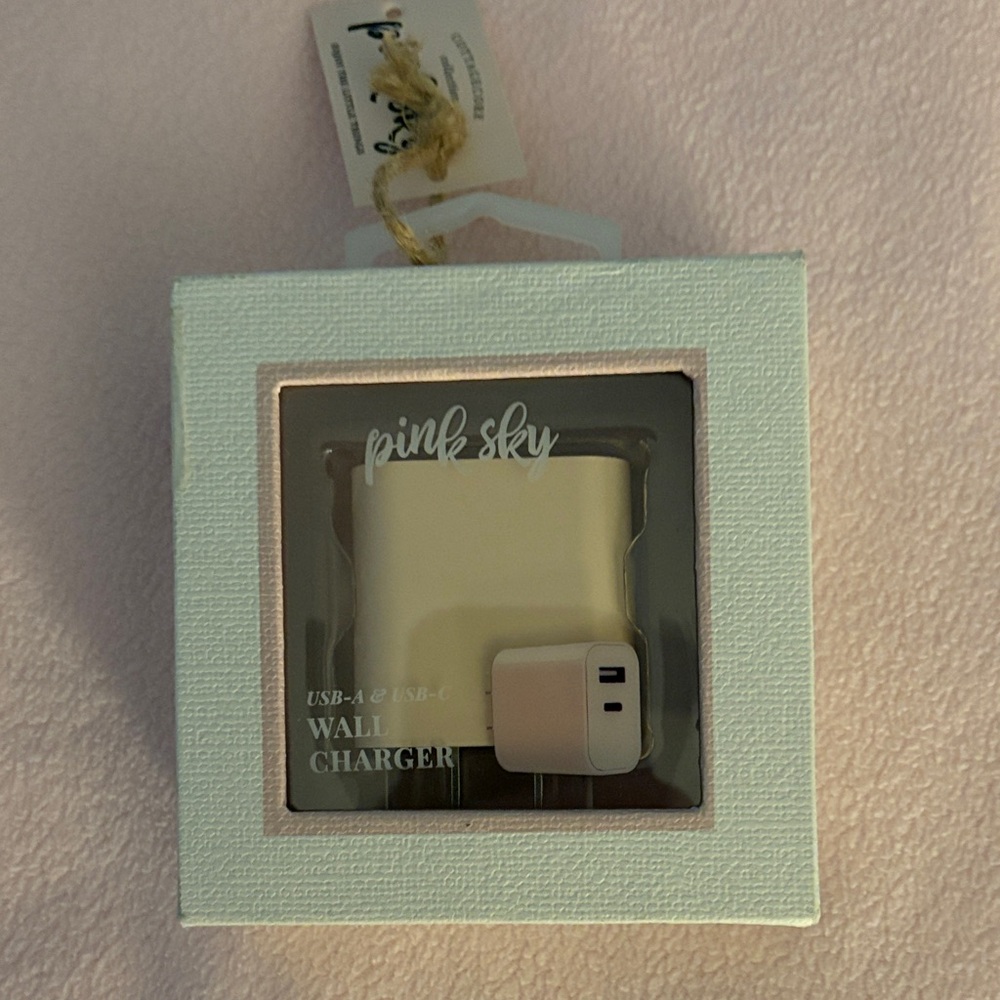Pink Sky USB Wall Charger new in package